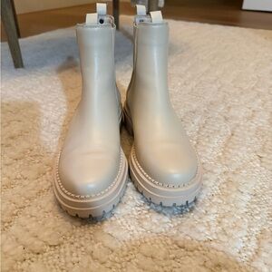Artica Davos Cream Ankle Boots